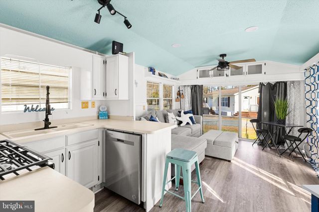 172 OCEAN OVAL CIR, Berlin, MD 21811