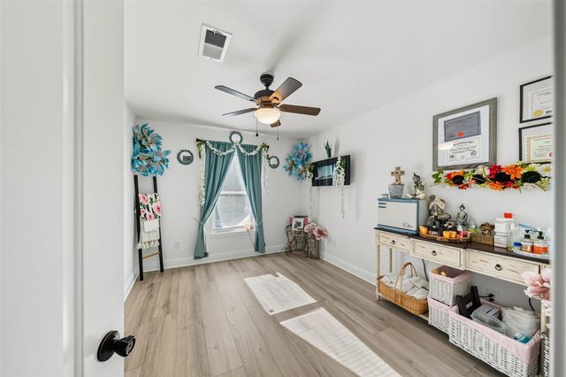 110 S 4th Street, Conroe, TX 77301