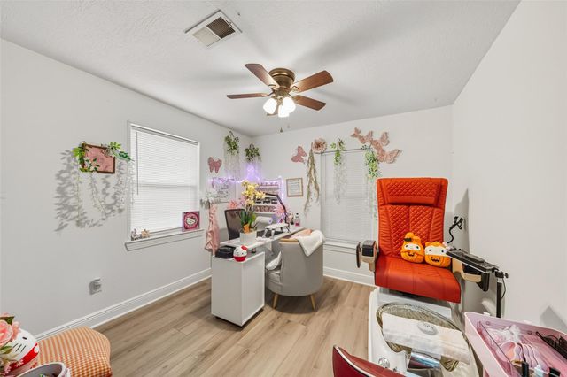 110 S 4th Street, Conroe, TX 77301