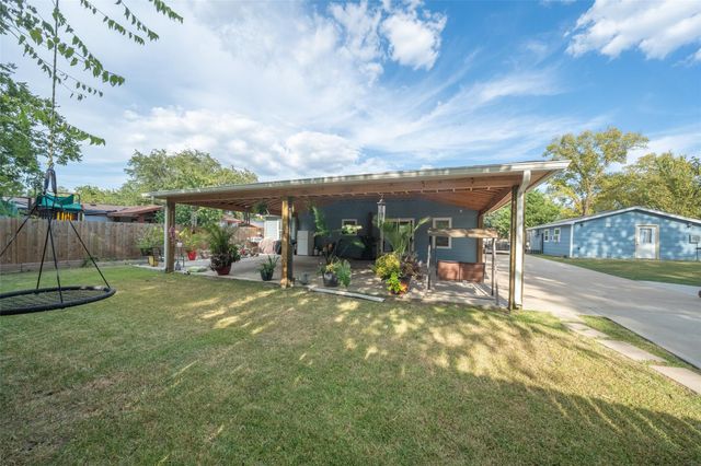 110 S 4th Street, Conroe, TX 77301