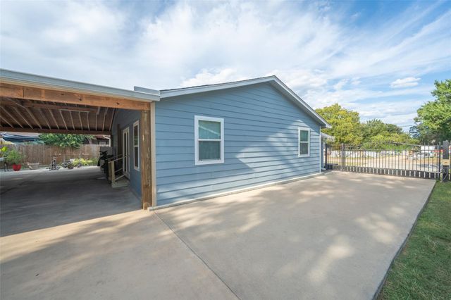 110 S 4th Street, Conroe, TX 77301