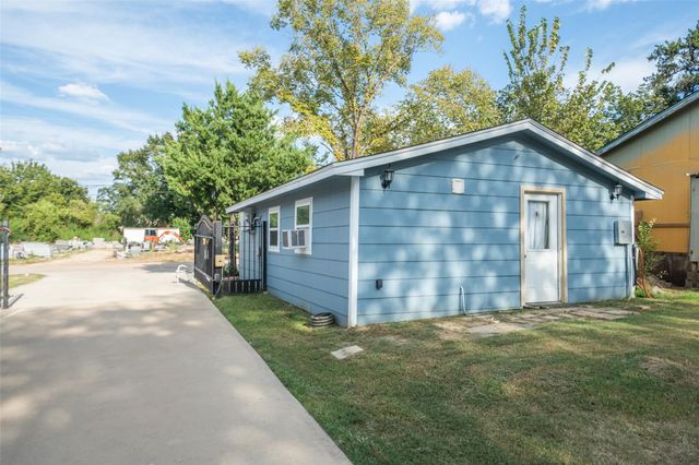 110 S 4th Street, Conroe, TX 77301