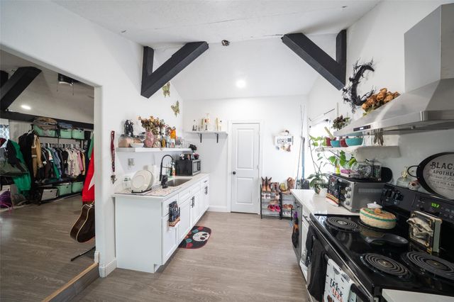 110 S 4th Street, Conroe, TX 77301