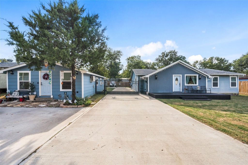 110 S 4th Street, Conroe, TX 77301