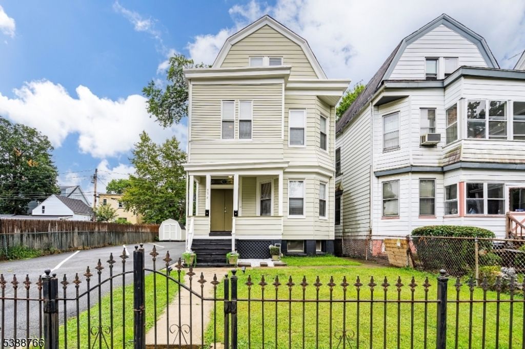 374 Halsted St, East Orange City, NJ 07018