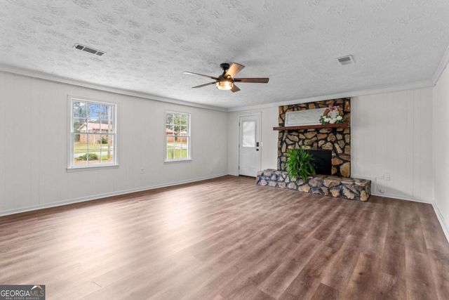 122 Carroll Circle, Carrollton, GA 30117