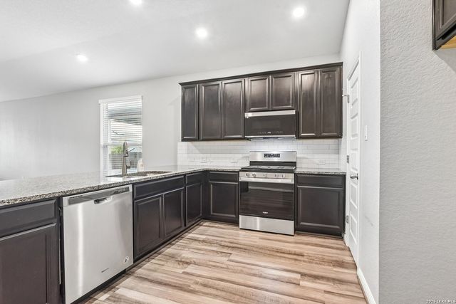 4927 Ranahan Pass, St.hedwig, TX 78152