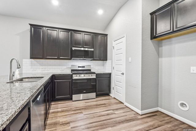 4927 Ranahan Pass, St.hedwig, TX 78152