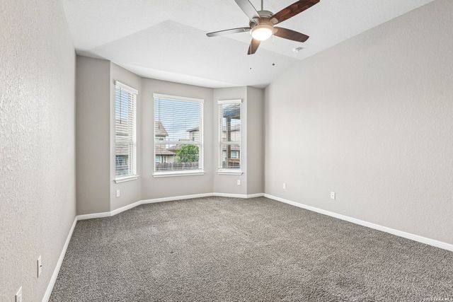 4927 Ranahan Pass, St.hedwig, TX 78152