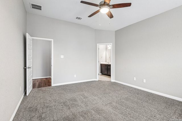 4927 Ranahan Pass, St.hedwig, TX 78152