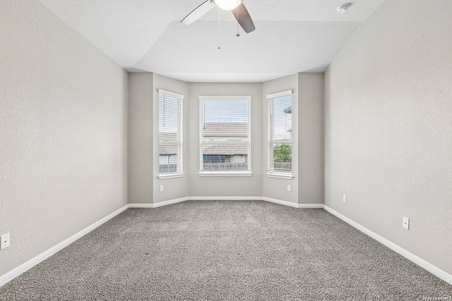 4927 Ranahan Pass, St.hedwig, TX 78152