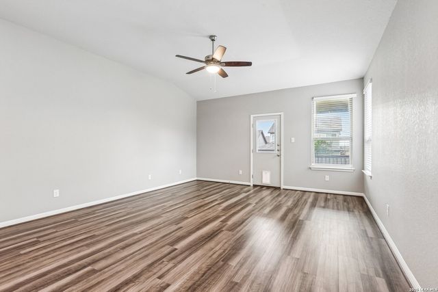4927 Ranahan Pass, St.hedwig, TX 78152