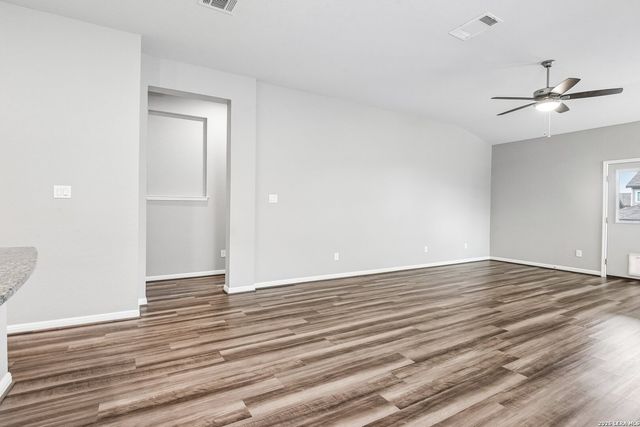 4927 Ranahan Pass, St.hedwig, TX 78152