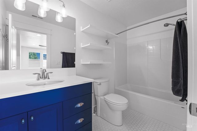 418 Fox Lantern Ct, Middleton, ID 83644