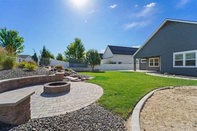 418 Fox Lantern Ct, Middleton, ID 83644