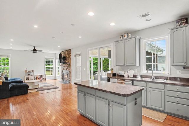 4056 SHRAYER CT, Warrenton, VA 20187