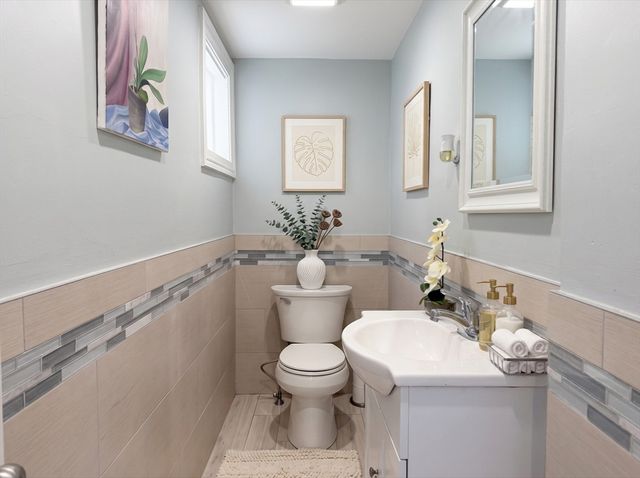 115 Hawthorn Rd, Braintree, MA 02184