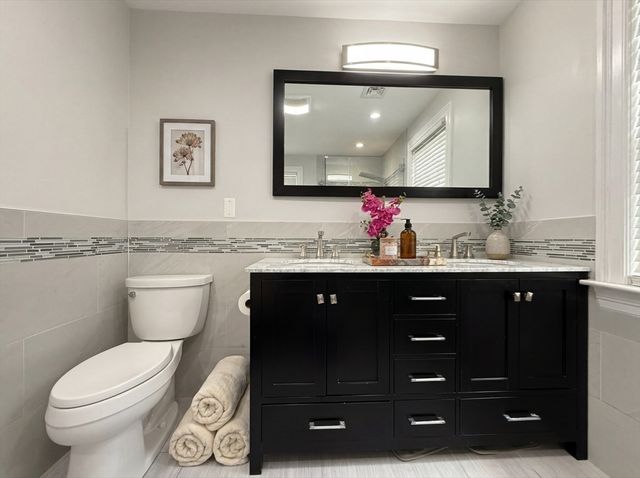 115 Hawthorn Rd, Braintree, MA 02184