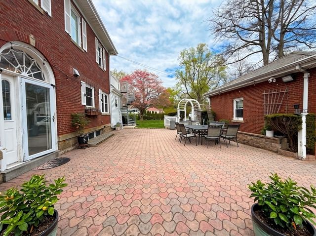 115 Hawthorn Rd, Braintree, MA 02184
