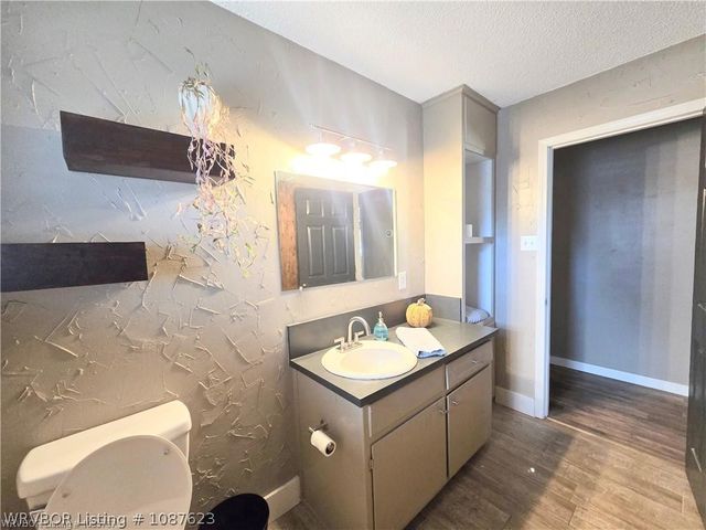 1005 Highway 96 SW, Lavaca, AR 72941