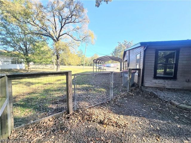 1005 Highway 96 SW, Lavaca, AR 72941