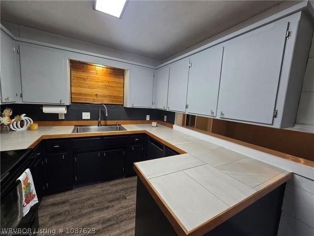 1005 Highway 96 SW, Lavaca, AR 72941