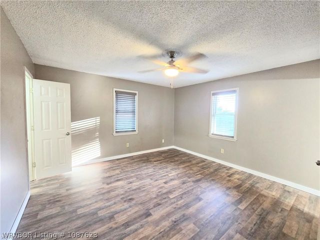 1005 Highway 96 SW, Lavaca, AR 72941