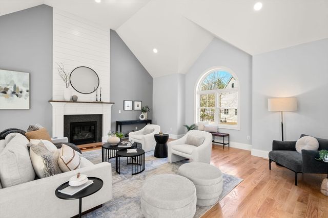 18 Druid Hill, Burlington, MA 01803