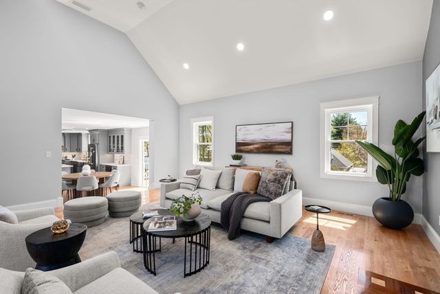 18 Druid Hill, Burlington, MA 01803