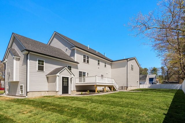 18 Druid Hill, Burlington, MA 01803