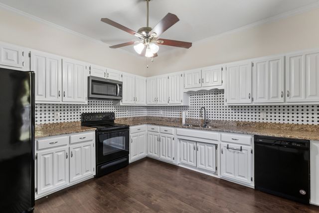 610 E Main St, Watertown, TN 37184