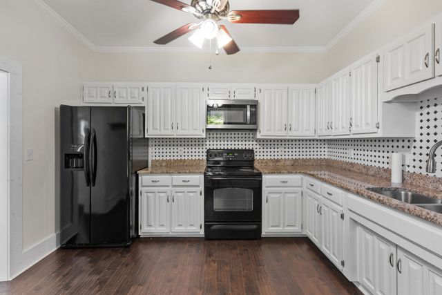 610 E Main St, Watertown, TN 37184