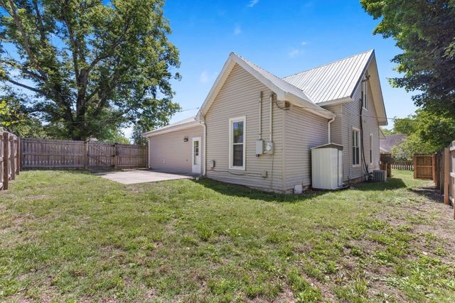 610 E Main St, Watertown, TN 37184