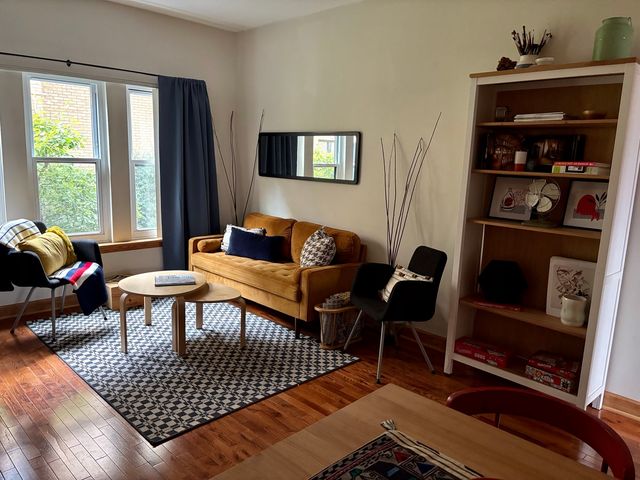 4411 N Sacramento Avenue 1, Chicago, IL 60625