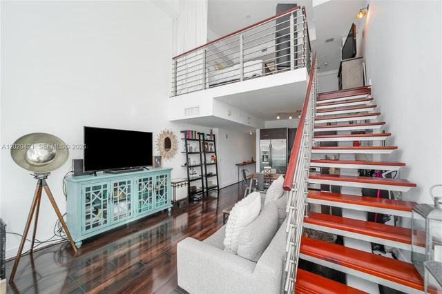 41 SE 5th St 704, Miami, FL 33131