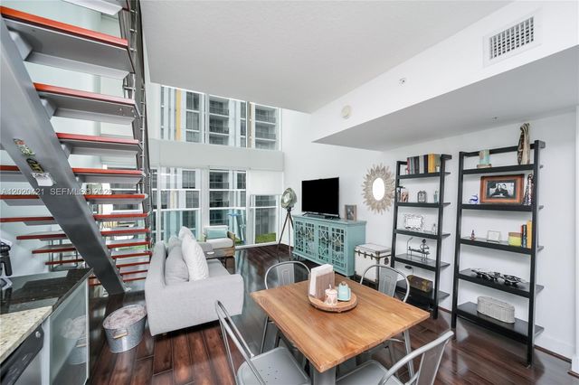 41 SE 5th St 704, Miami, FL 33131