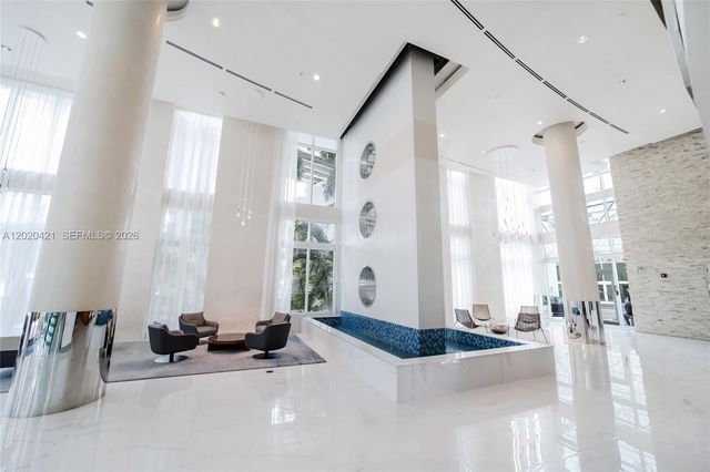 41 SE 5th St 704, Miami, FL 33131
