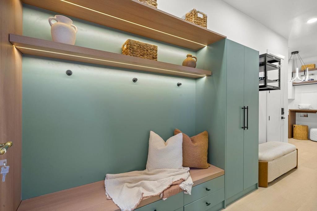 Image 12 of property listing at 15 San Juan Avenue, Menlo Park, CA 94025