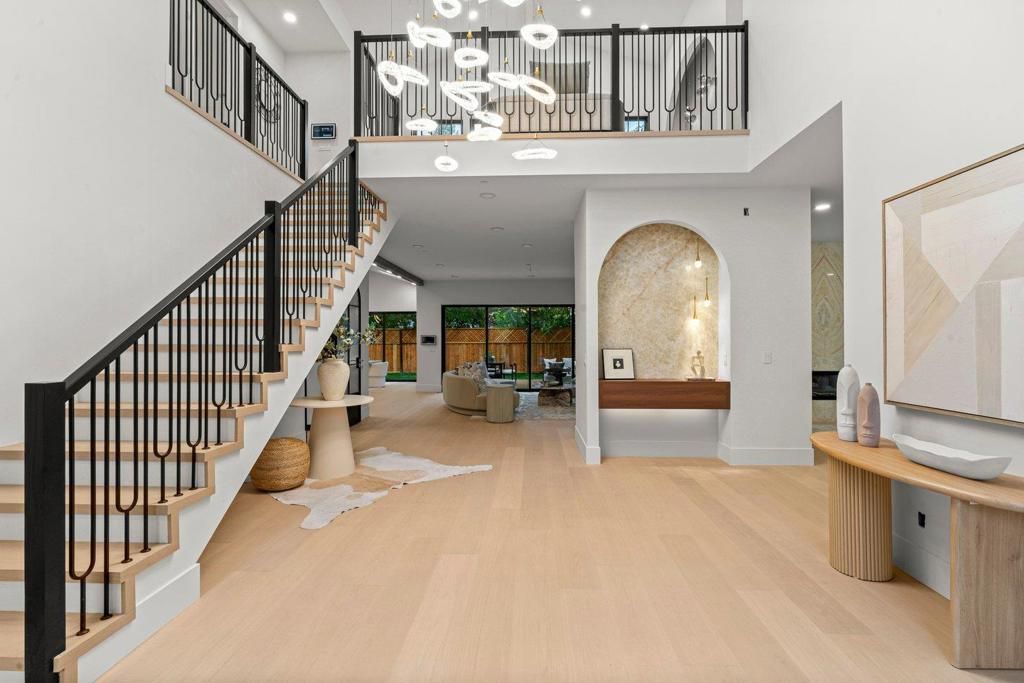 Image 2 of property listing at 15 San Juan Avenue, Menlo Park, CA 94025