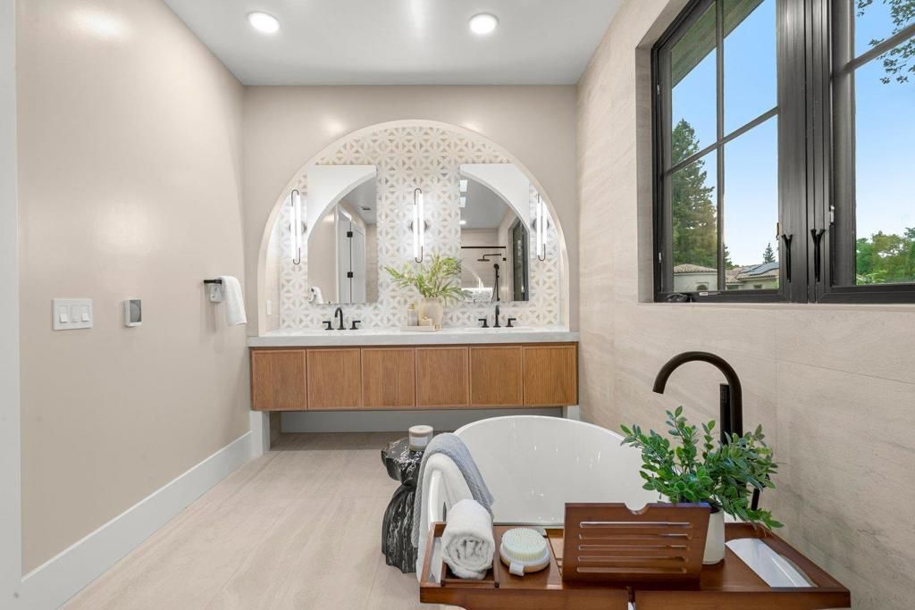 Image 33 of property listing at 15 San Juan Avenue, Menlo Park, CA 94025