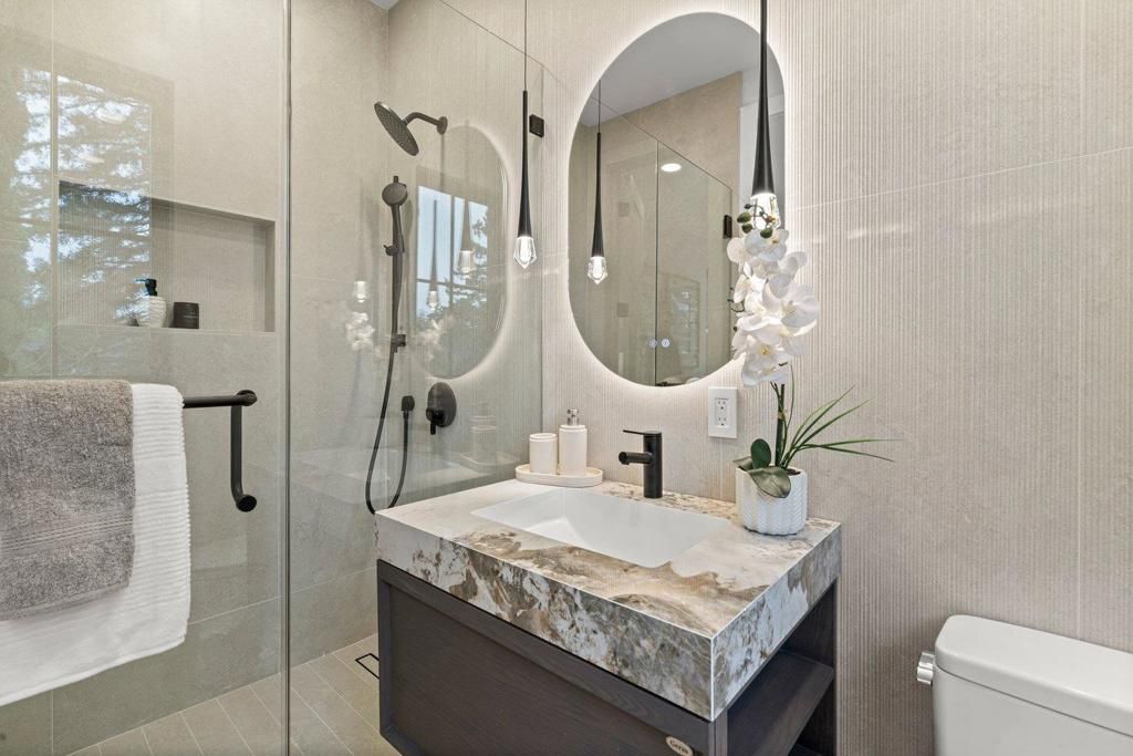 Image 39 of property listing at 15 San Juan Avenue, Menlo Park, CA 94025