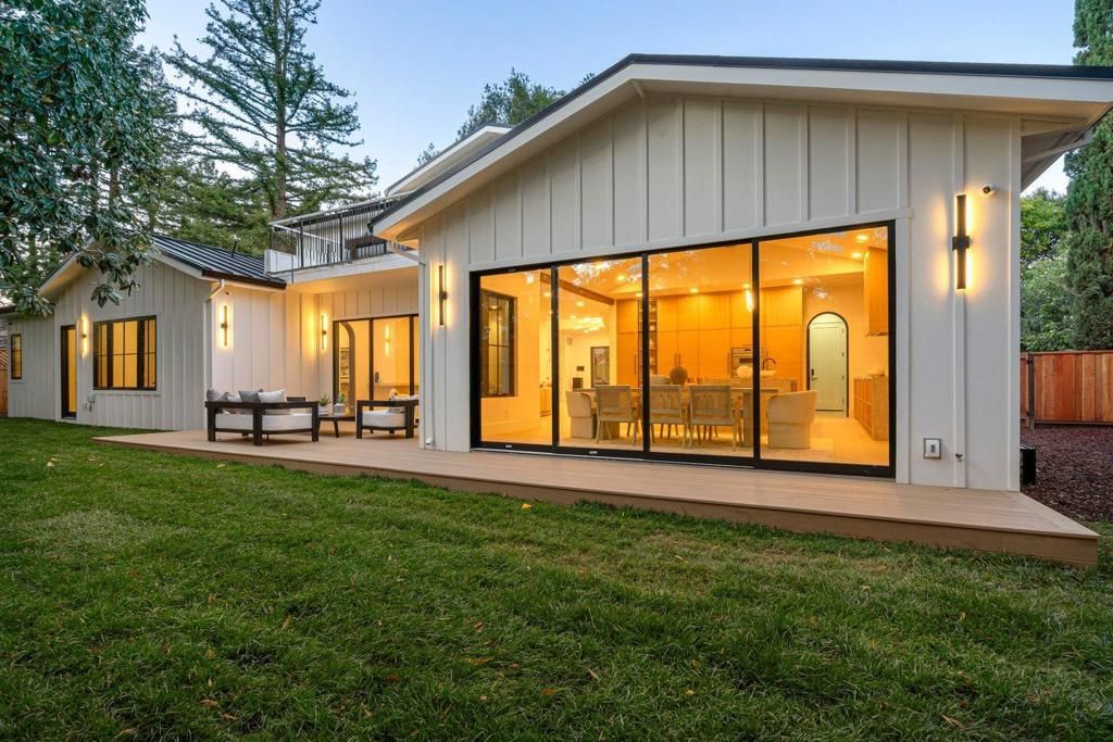 Image 46 of property listing at 15 San Juan Avenue, Menlo Park, CA 94025