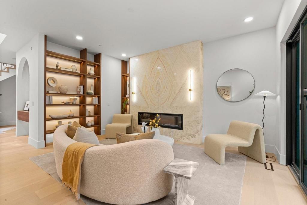 Image 5 of property listing at 15 San Juan Avenue, Menlo Park, CA 94025