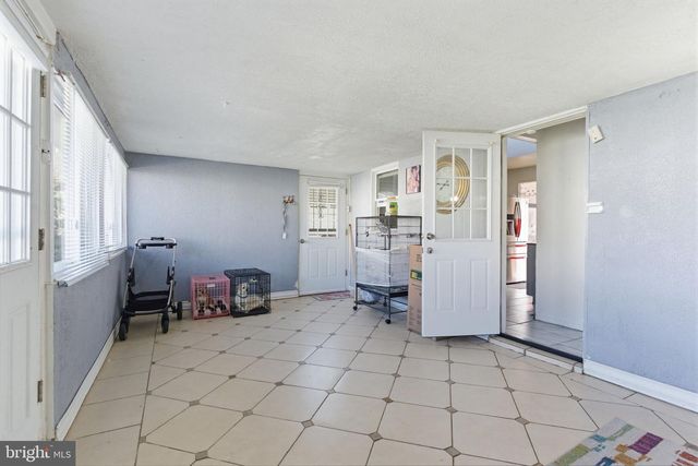 2752 WINDSOR DR, Bensalem, PA 19020