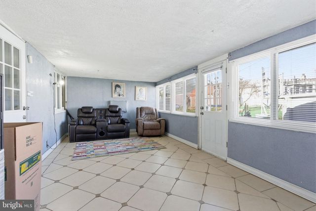 2752 WINDSOR DR, Bensalem, PA 19020