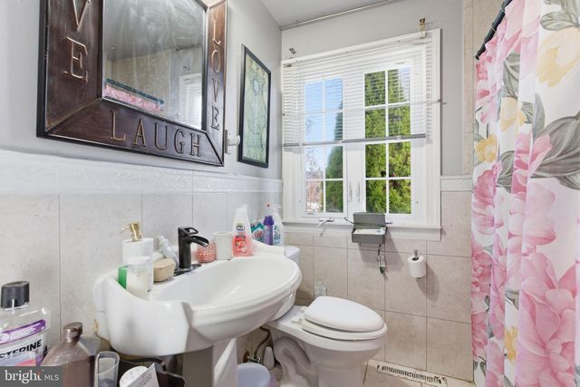 2752 WINDSOR DR, Bensalem, PA 19020