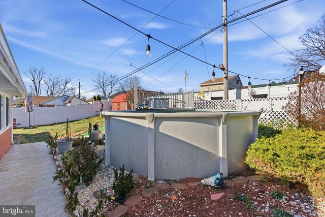 2752 WINDSOR DR, Bensalem, PA 19020