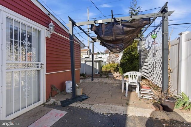 2752 WINDSOR DR, Bensalem, PA 19020