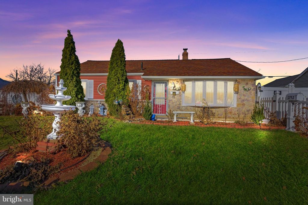 2752 WINDSOR DR, Bensalem, PA 19020