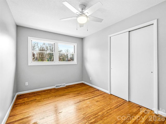 2 Oakland Street, Weaverville, NC 28787